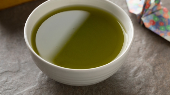 Nowe wymogi dla żywności zawierającej 3-galusan epigalokatechiny (EGCG) z ekstraktów zielonej herbaty.